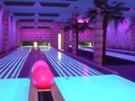 Vysoká nad Labem - 4 dráhový bowling, plastika a malování : hradby